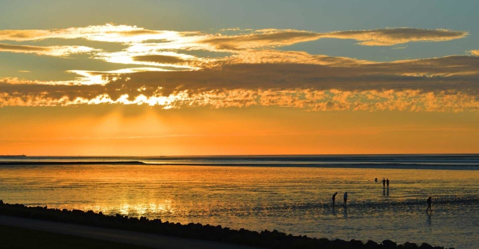 Sonnenuntergang im Wattenmeer der Nordsee